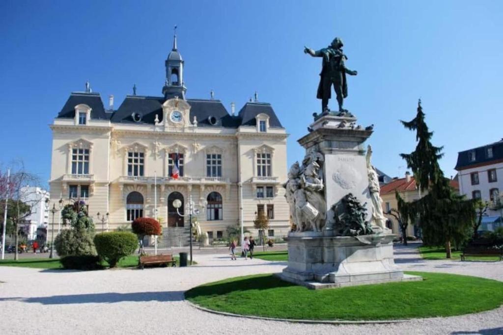 Le Zen -Studio Tout Equipe- Wifi Fibre- Centre Ville Avec Parking Tarbes Exteriör bild